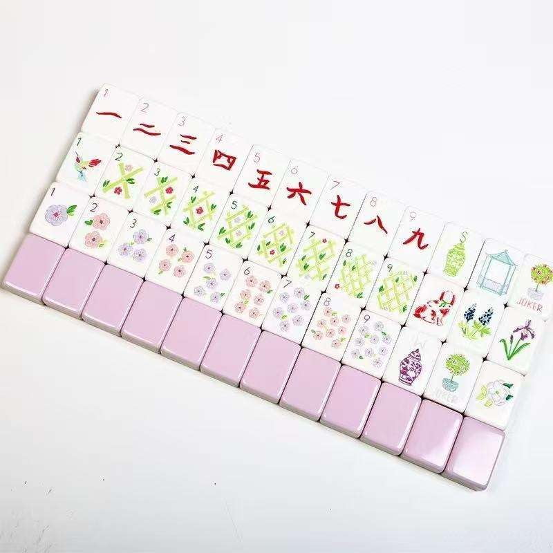 American Mahjong Set Light Purple Layered Design for Family Game Nights 160 Piece Pearlescent Acrylic Set with Storage Bag