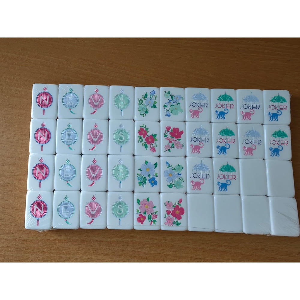 American Mahjong Set Light Purple Layered Design for Family Game Nights 160 Piece Pearlescent Acrylic Set with Storage Bag