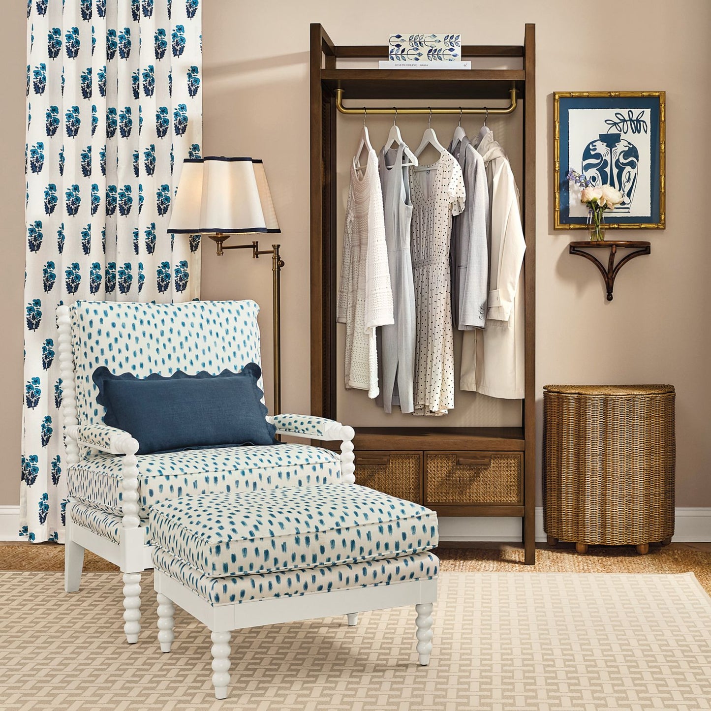 Goldie Scalloped Hamper