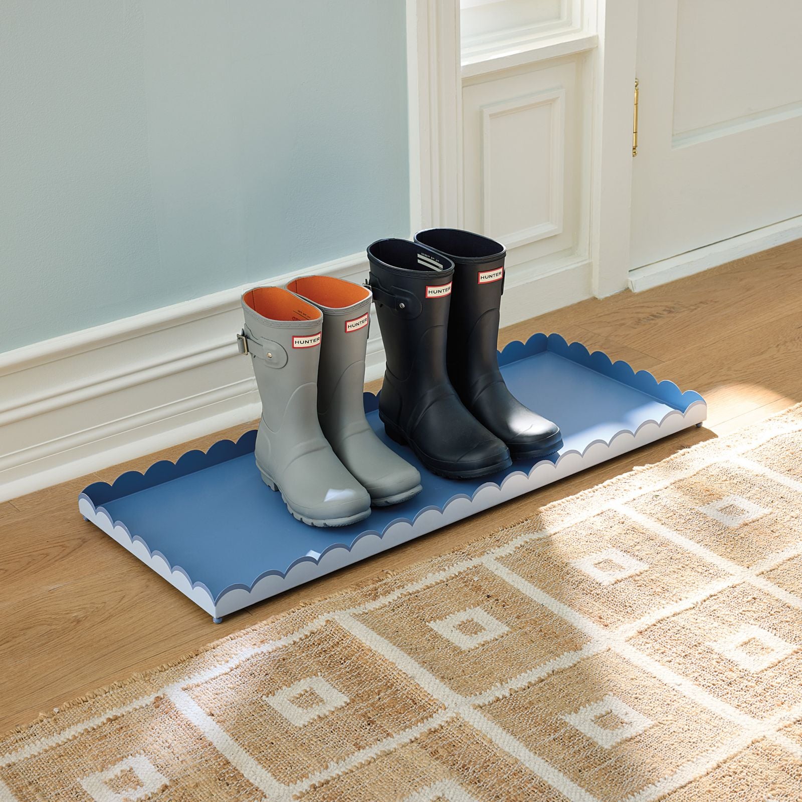 Scalloped Boot Tray