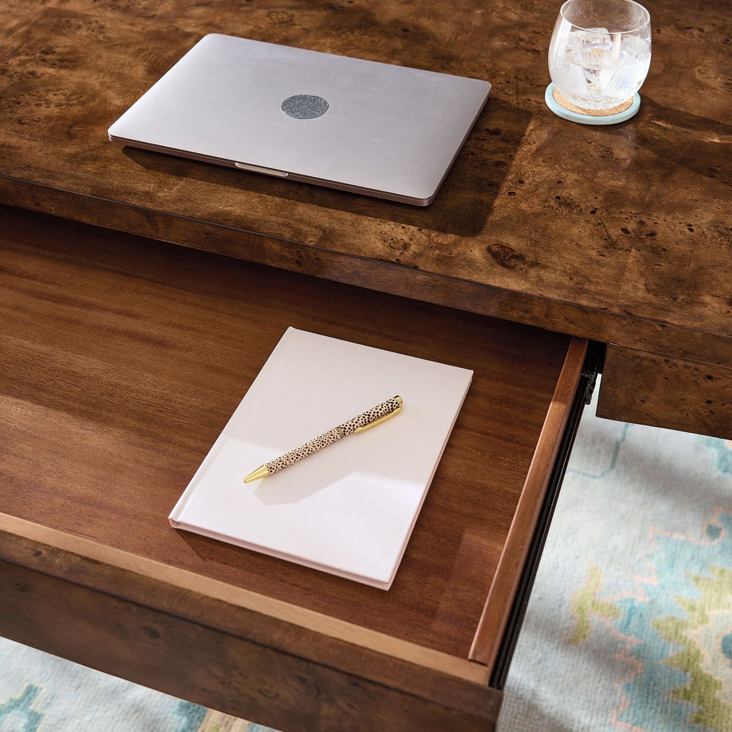 Maris Desk
