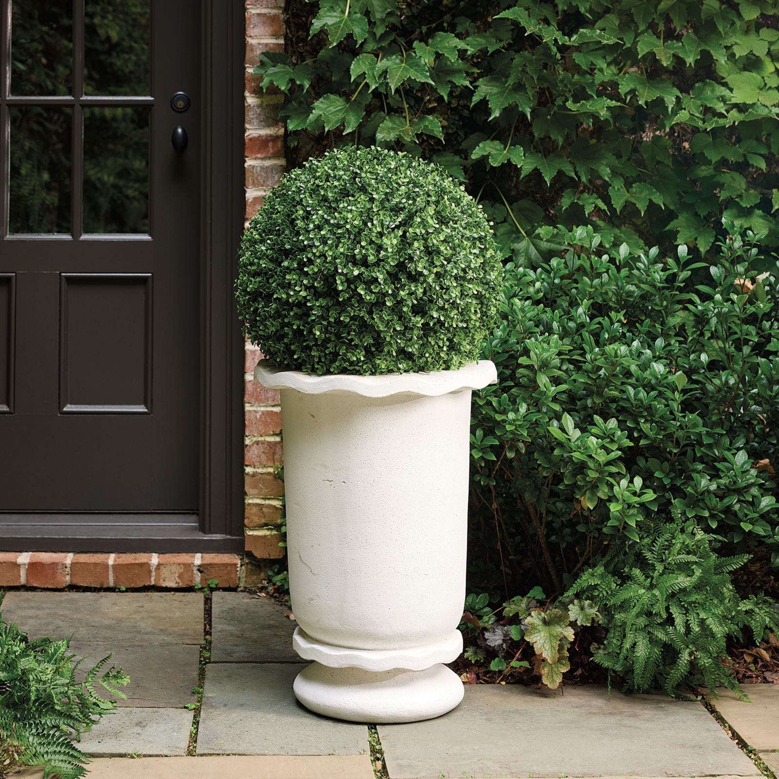 Carmela Planter