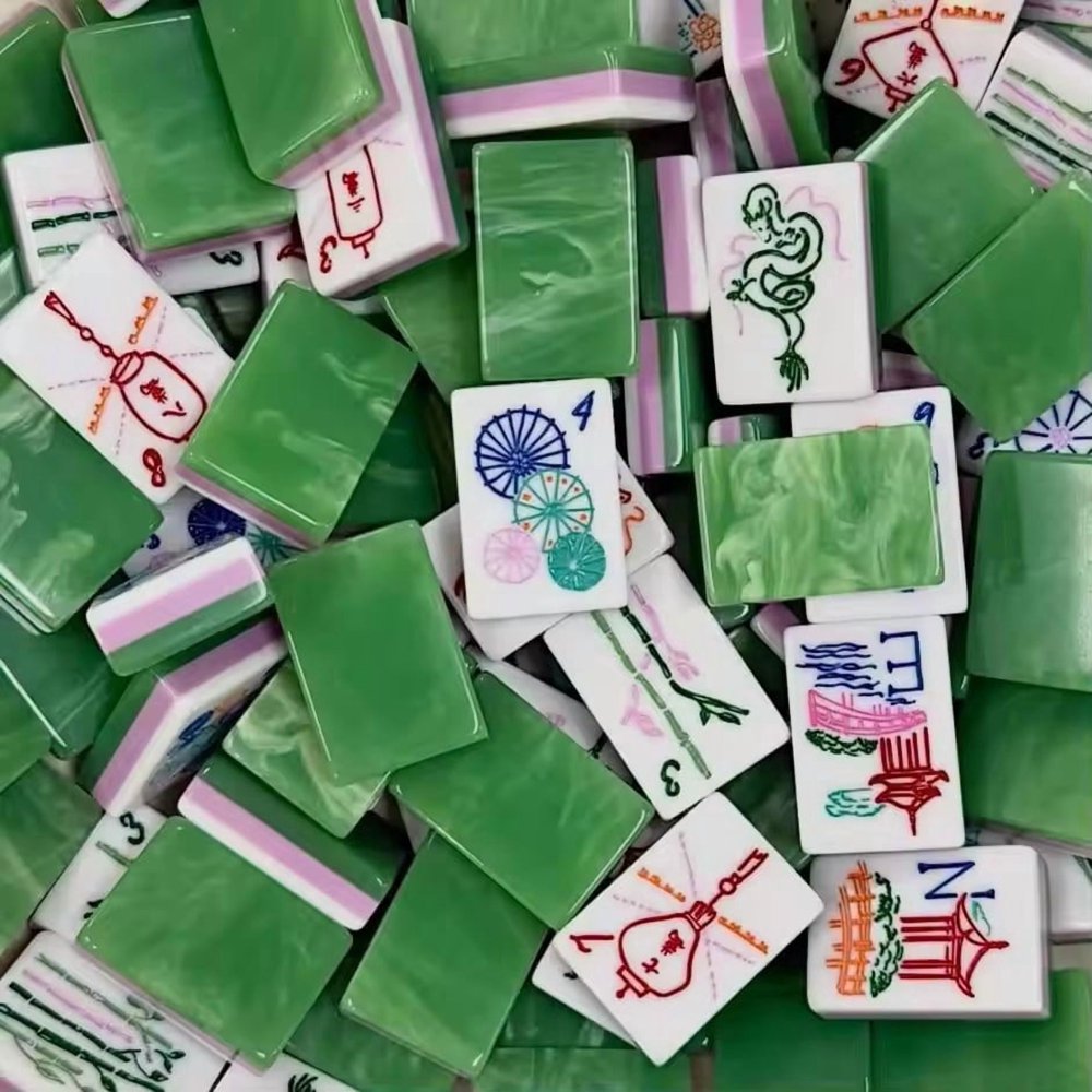 American Mahjong Set Jade Green Layered Design for Family Game Nights 160 Piece Pearlescent Acrylic Set with Storage Bag