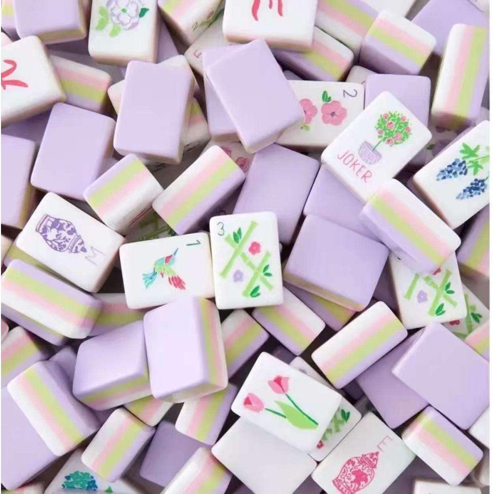 American Mahjong Set Light Purple Layered Design for Family Game Nights 160 Piece Pearlescent Acrylic Set with Storage Bag