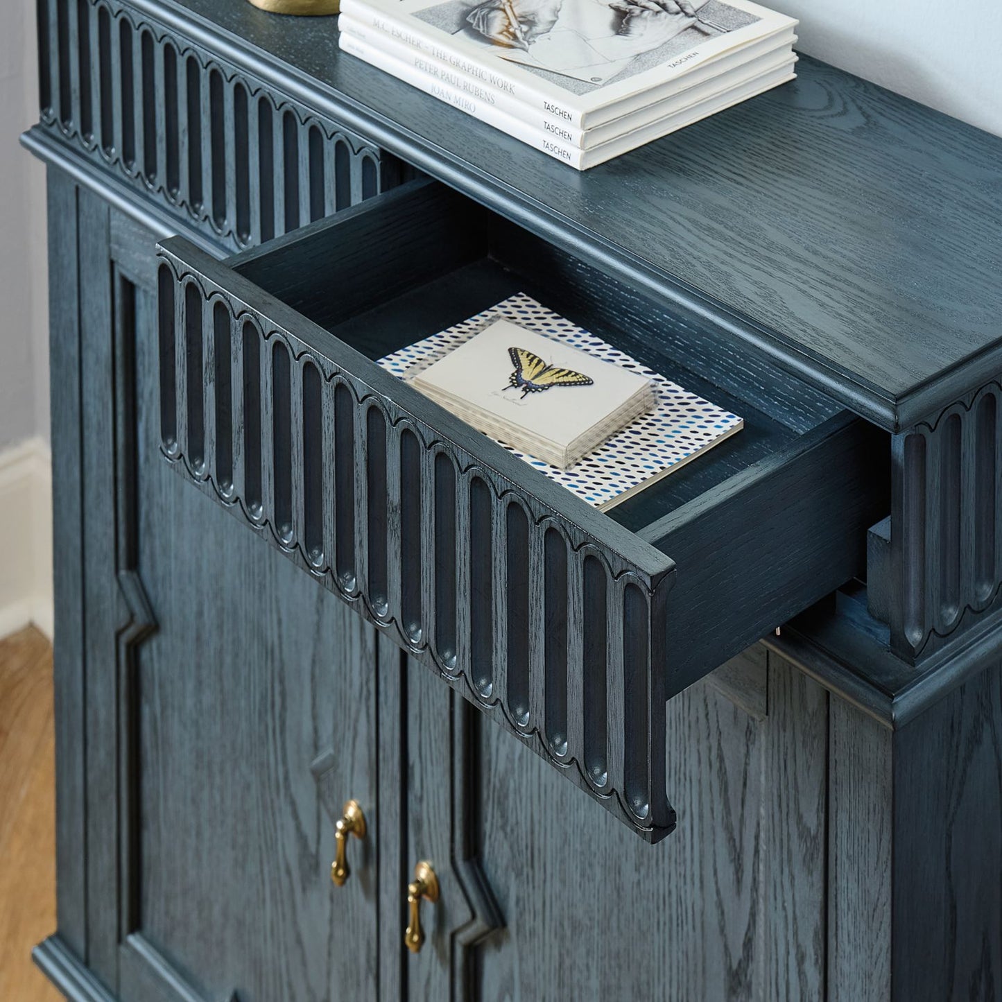Mell Cabinet