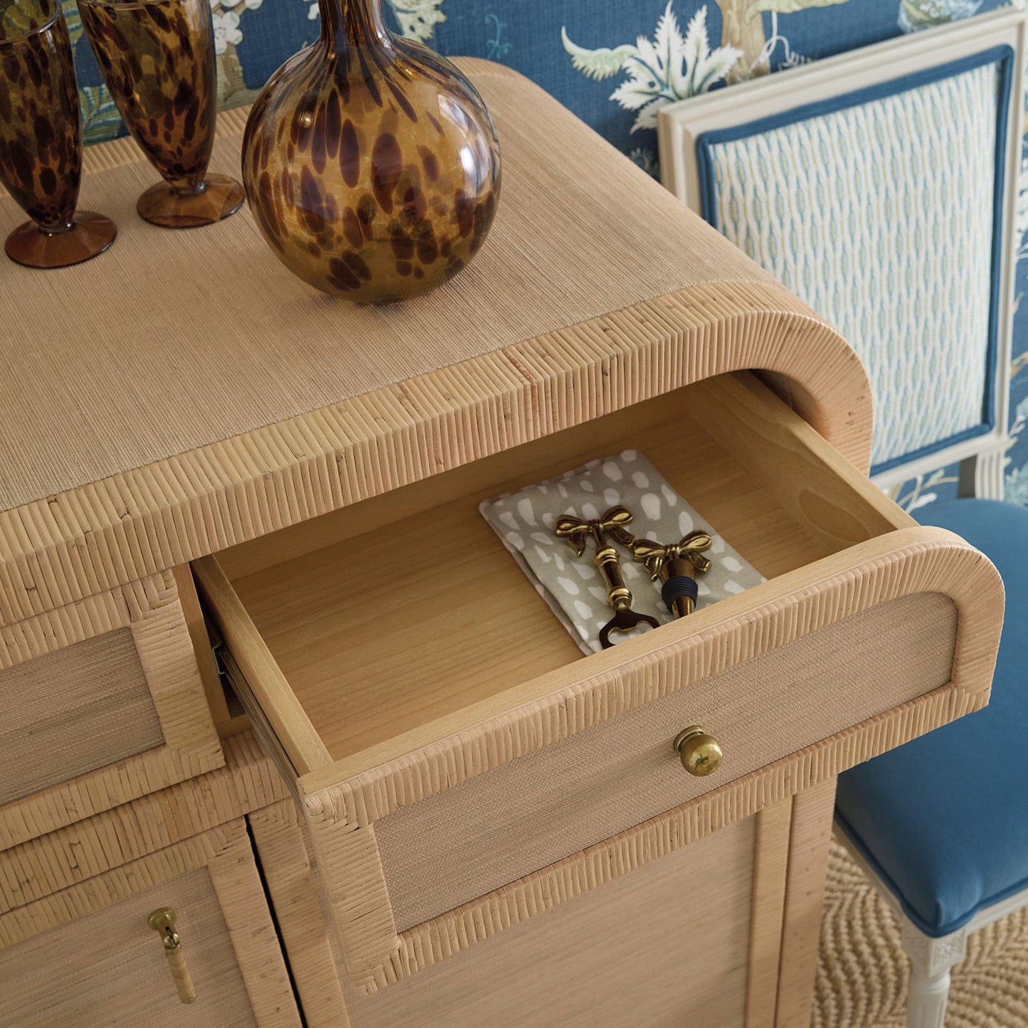 Reya Bar Cabinet
